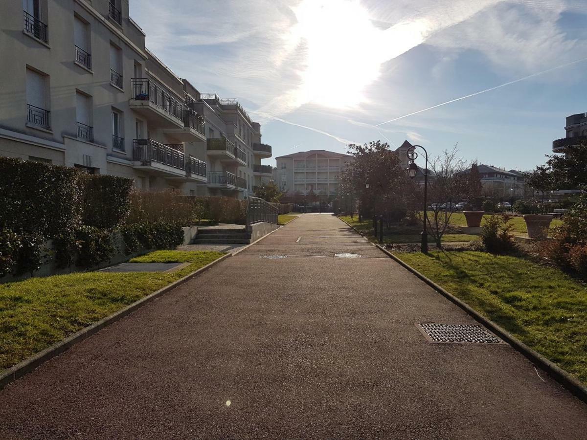 Appartement Avec Rez De Jardin A Disneyland Montévrain Zewnętrze zdjęcie